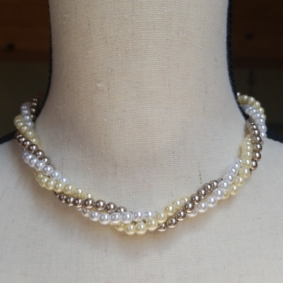 Vintage AVON Triple Strand Faux Pearl Necklace - Picture 2 of 8